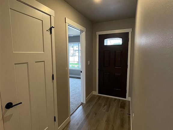 2nd image of 619 Hillside Dr