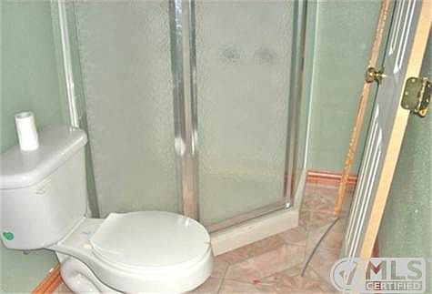 5th image of 423 Leslie Ln