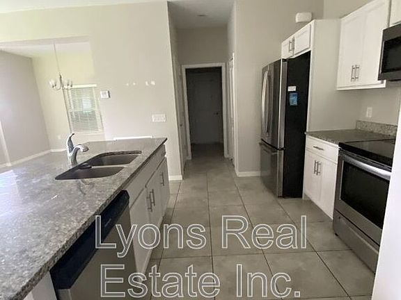 5th image of 18463 Van Nuys Cir