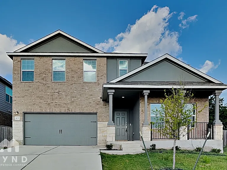 428 Sebring Cir — Photo 1