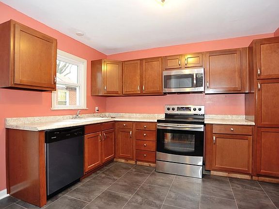 5th image of 2955 N Centennial St