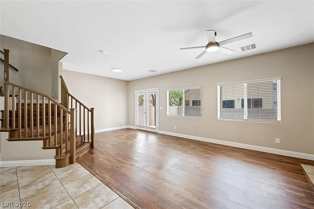 3 bed, 2.5 bath, 1423 sqft, $1,800 — Photo 4