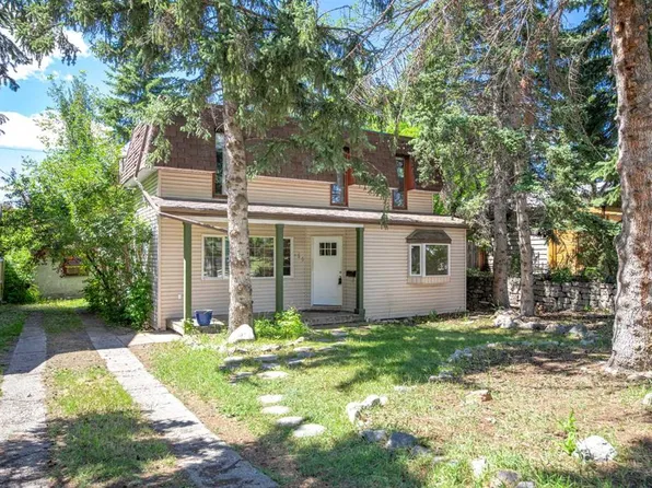 155 E 35th St NW, Calgary, AB T2N 2Z2