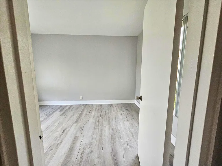 701 NE 16th Ave #26 — Photo 16