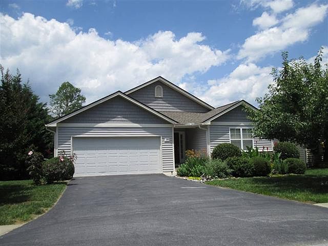1st image of 140 Clear Creekside Dr