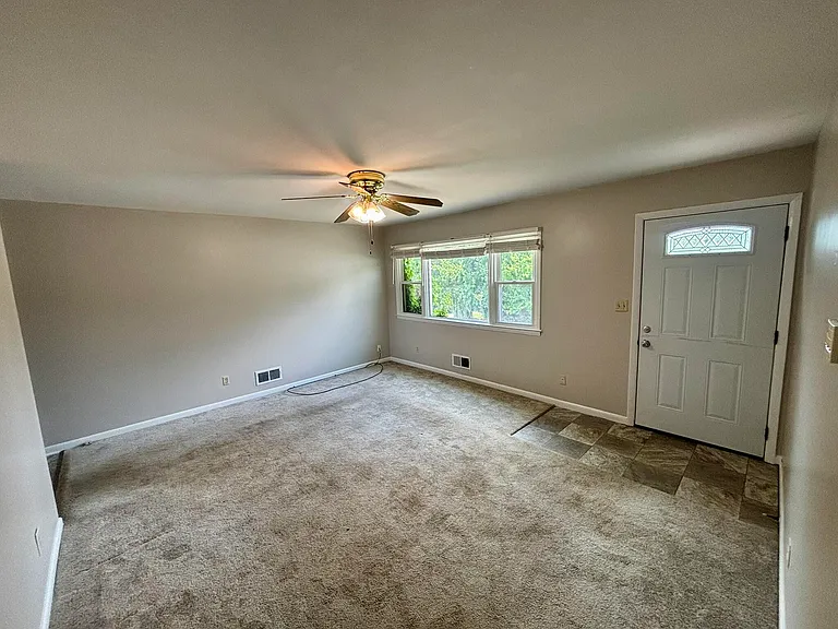 151 Return Rd — Photo 4
