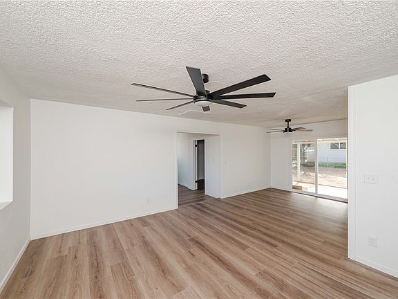 3rd image of 2822 Lillie Avenue
