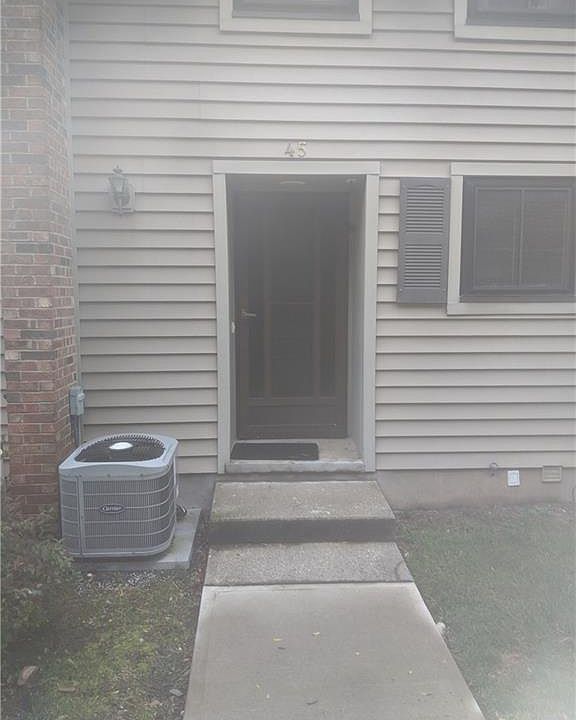 2nd image of 45 Chestnut Hls #45