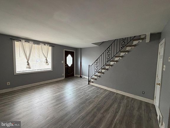 4th image of 4443 Loring St