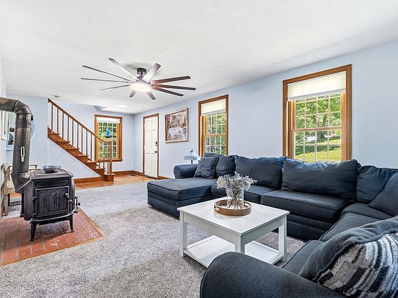 5th image of 15 Oxbow Lane