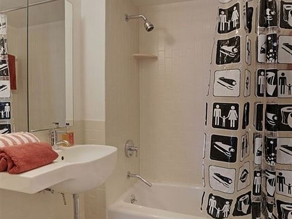 4th image of 100 Atlantic Ave APT 2R