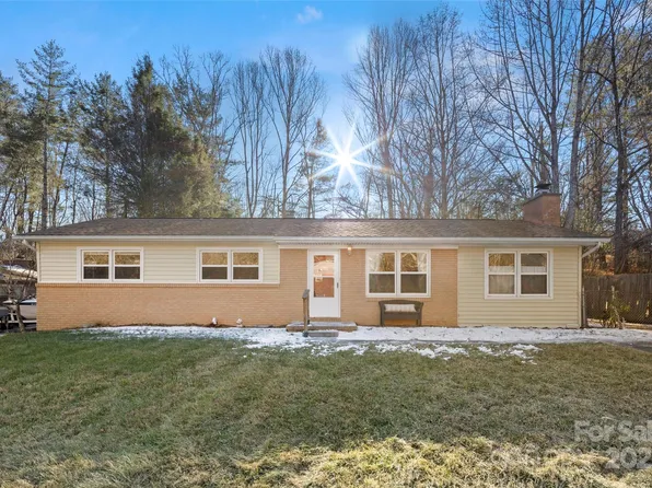 15 Pinehurst Cir, Arden, NC 28704