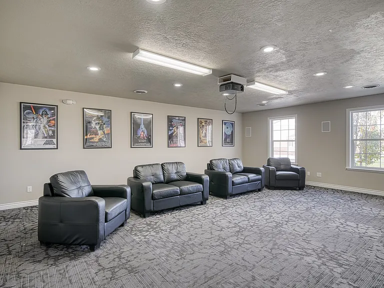 Stone Brook Apartments — Photo 36