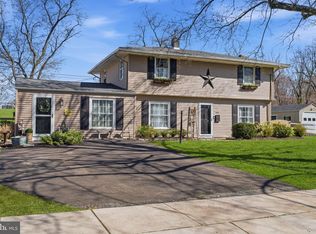 143 Terrace Rd, Levittown, PA 19056