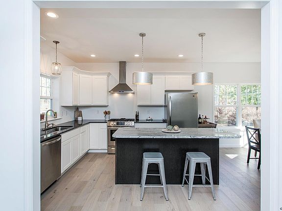 3rd image of 3 Patriot Hill Dr