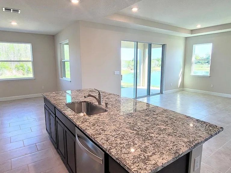 2128 Warren Acres Blvd — Photo 10