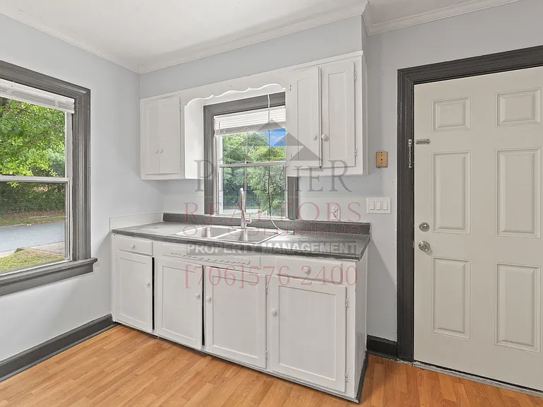 1527 11th Ave — Photo 14