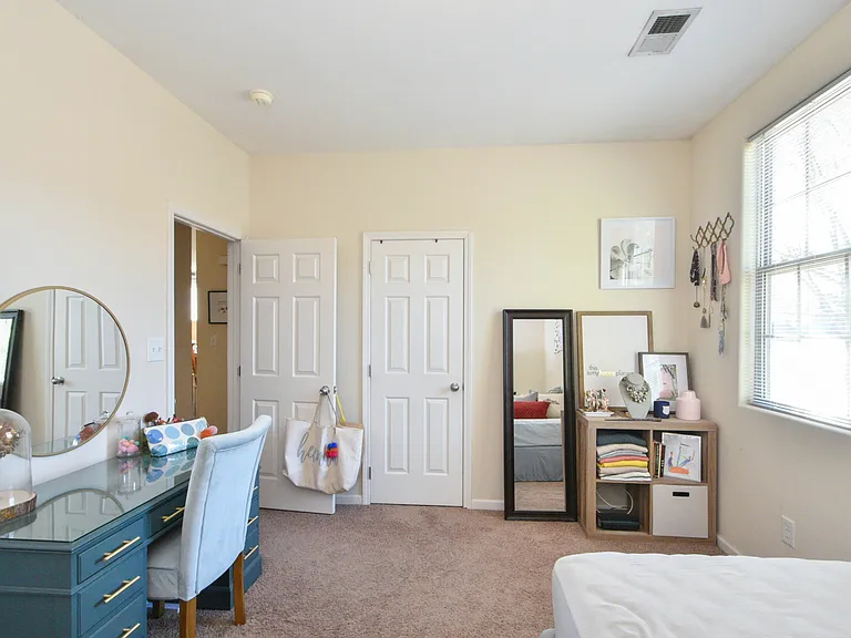 2537 Sun Seeker Ct — Photo 17