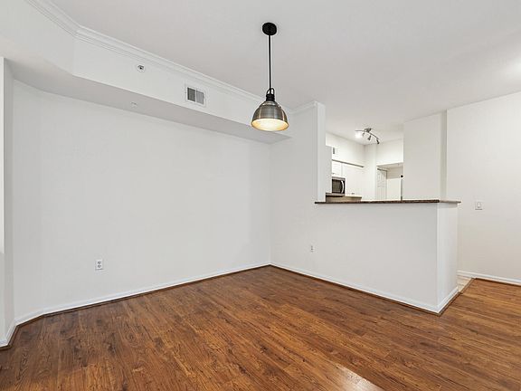 4th image of 3220 Tuscany Way