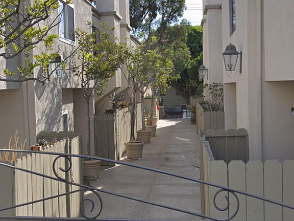 5th image of 2909 Arizona Ave APT 10