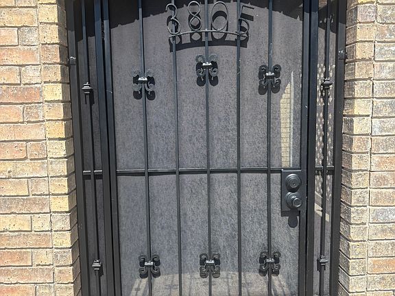 3805 S. 6th Street, McAllen, TX 78501
entrance to townhouse.