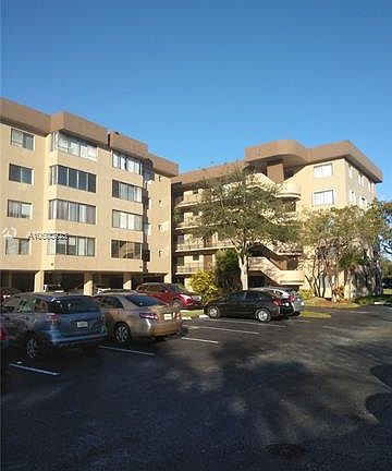 3rd image of 8010 Hampton Blvd APT 103