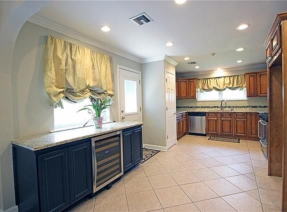 4th image of 3912 Berot Dr
