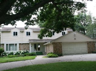 922 County Road I W, Shoreview, MN 55126