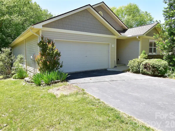 176 Clear Creekside Dr, Hendersonville, NC 28792