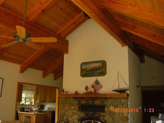 5th image of 1395 Sequoia Ave