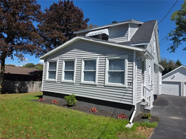 12 Rochester St, Auburn, NY 13021