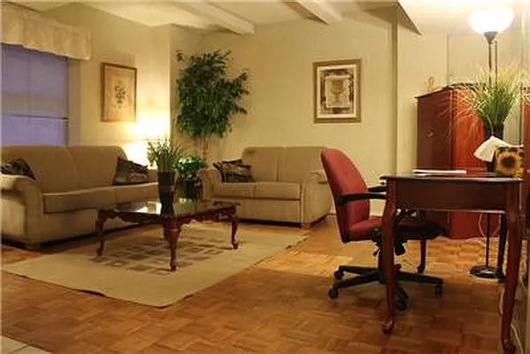 Rented by R New York | media 40