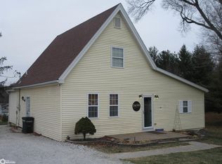 1650 Locust St, Hamilton, IL 62341