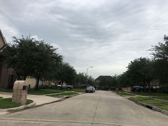 4th image of 2413 Pine Lake Dr