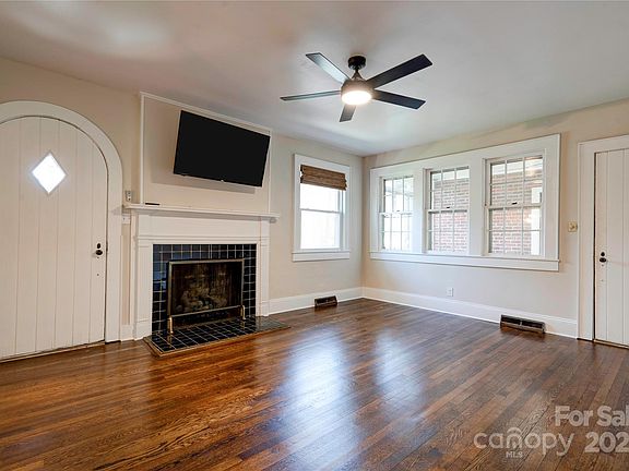 4th image of 310 S Poston St