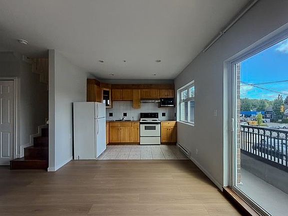 4th image of 2817 Clark Dr #203