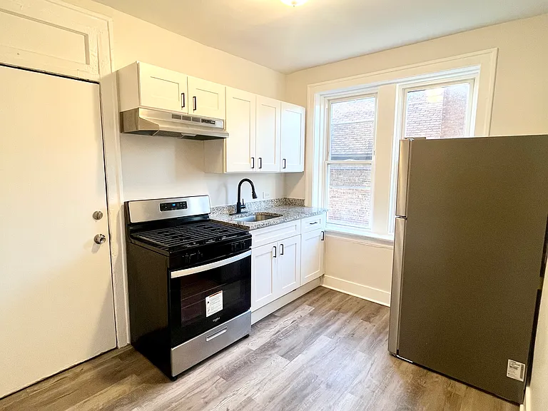 4124-32 W 24th Pl Apartments — Photo 9
