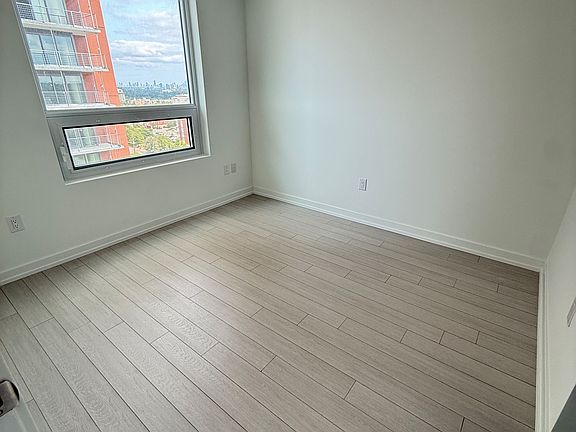 4th image of 4010 Eglinton Ave W #912