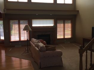 5710 S Nicolet Dr, New Berlin, WI 53151
