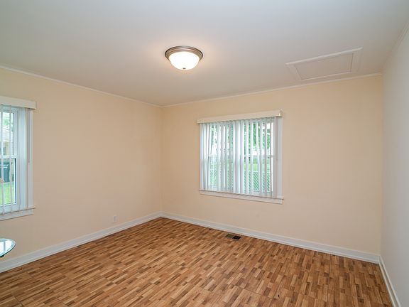 5th image of 17142 Lorenz Ave