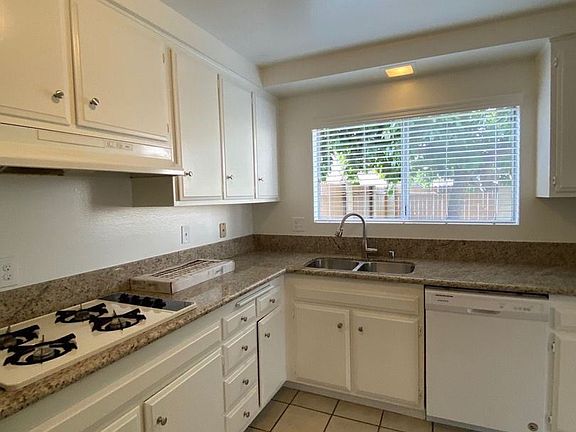 5th image of 3831 Green Ave APT A