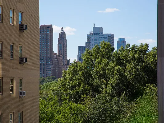 Sold by Sotheby's International Realty | media 11