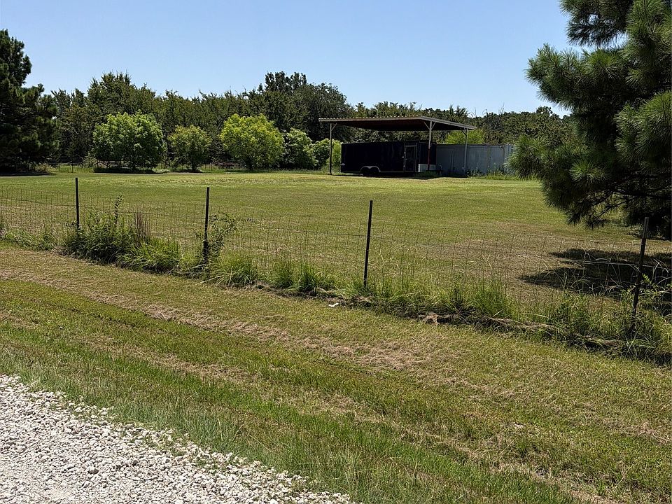 2nd image of 2309 Hare Ln