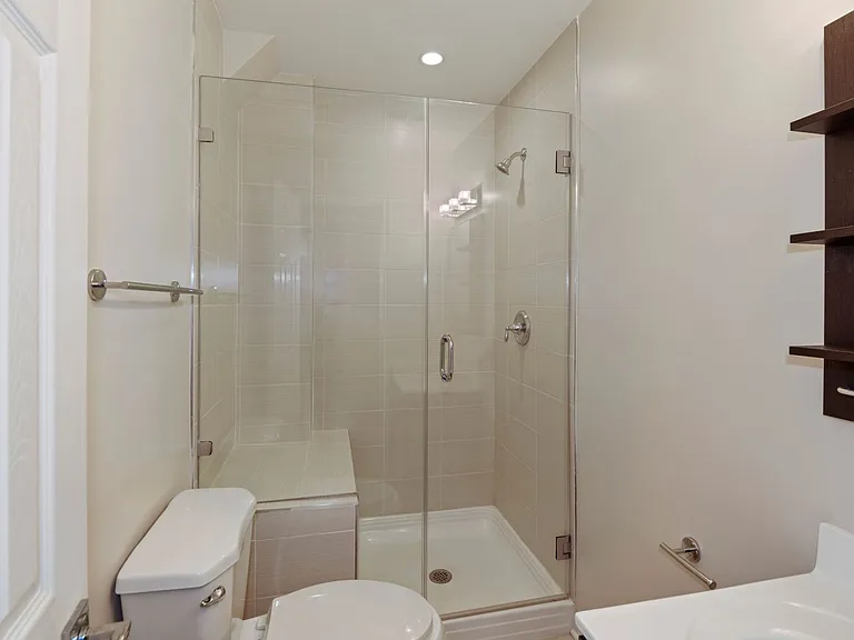 329 Rhode Island Ave NE #103 — Photo 20