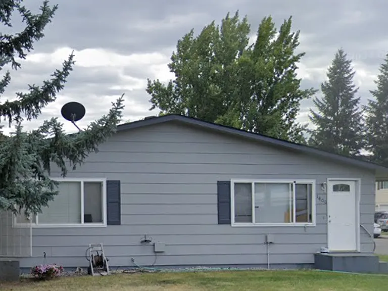 1402 E Randle Ave — Photo 1