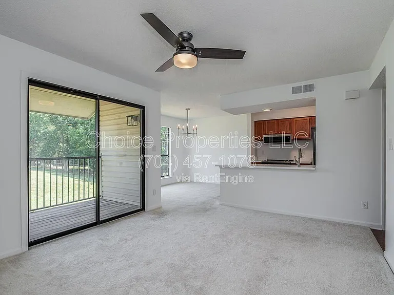 11042 Running Ridge Rd — Photo 4