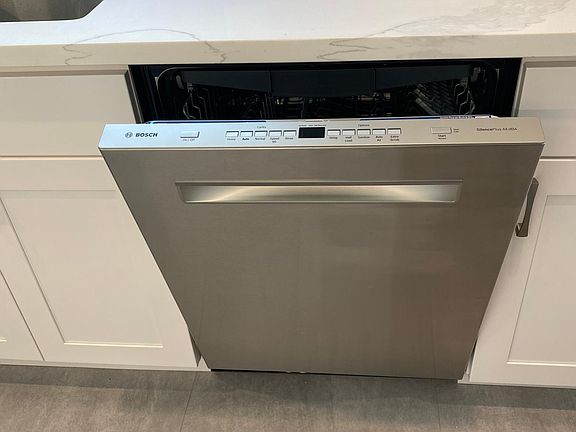 3rd image of 3725 California St #1