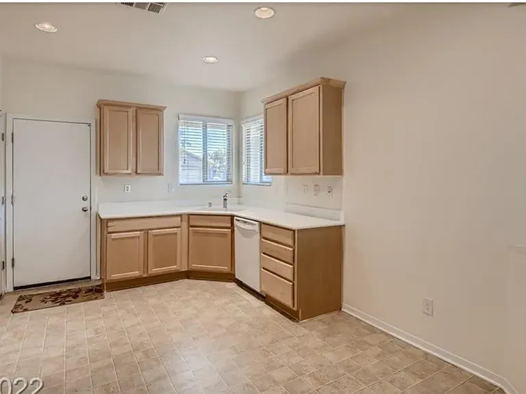 5826 Crossfield Ave — Photo 4