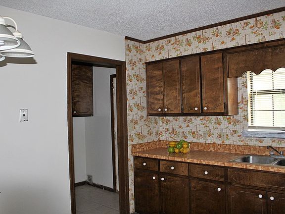 4th image of 1017 Bunche Dr