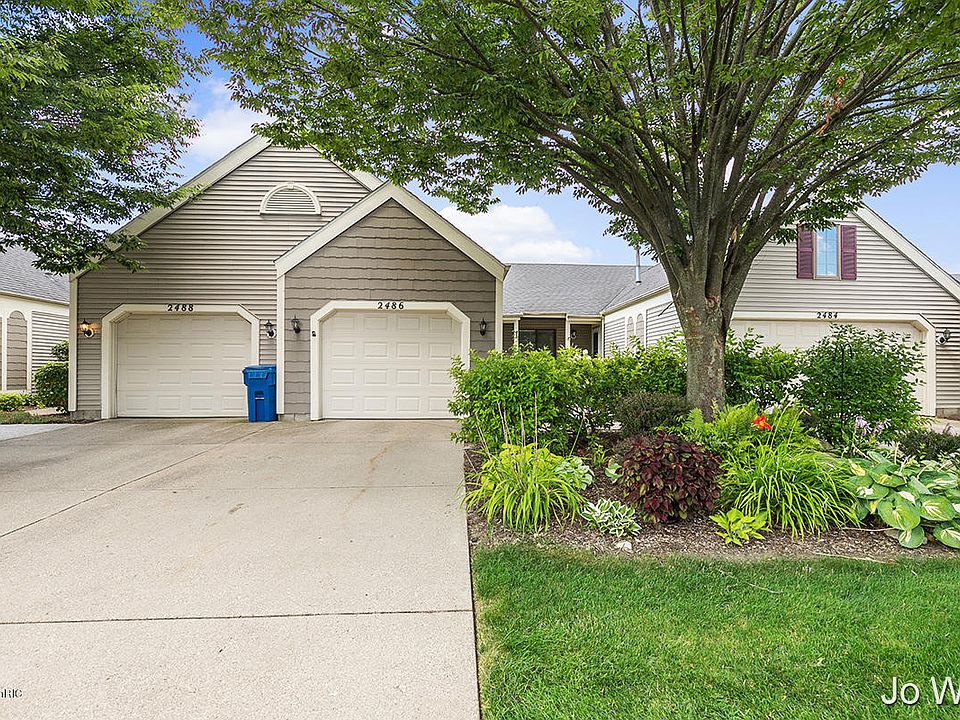 1st image of 2486 Bridgeport Ln SE #27